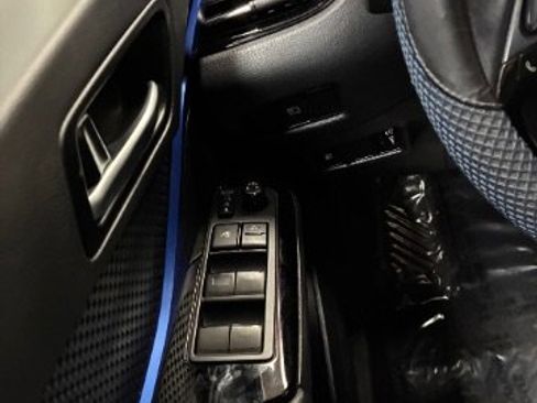 Used 2021 Toyota C-HR XLE image 19