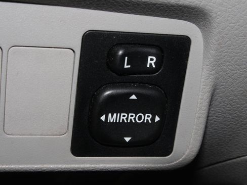 Used 2009 Toyota Corolla w/ Preferred Accessory Pkg FWD image 10