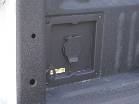 Certified 2025 Ford F150 Lariat w/ Equipment Group 502A High image 27