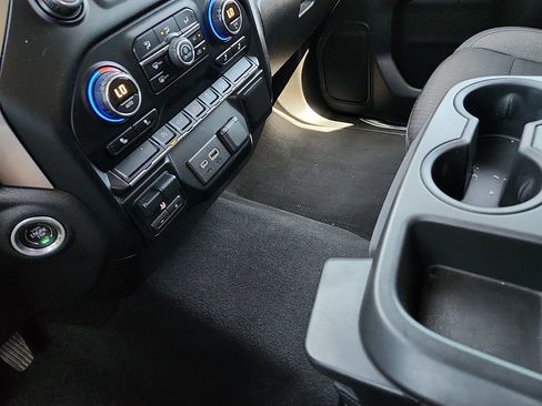 Used 2019 Chevrolet Silverado 1500 LT w/ Convenience Package AWD/4WD image 12