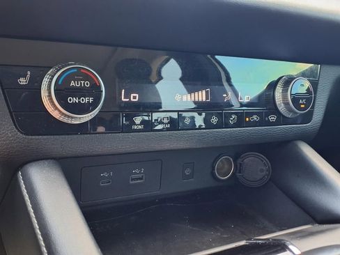 Used 2022 Mitsubishi Outlander SE image 31