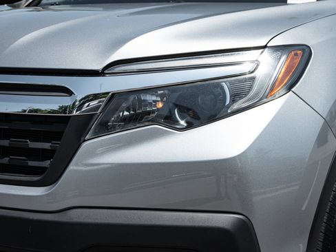 Used 2017 Honda Ridgeline RTL image 6