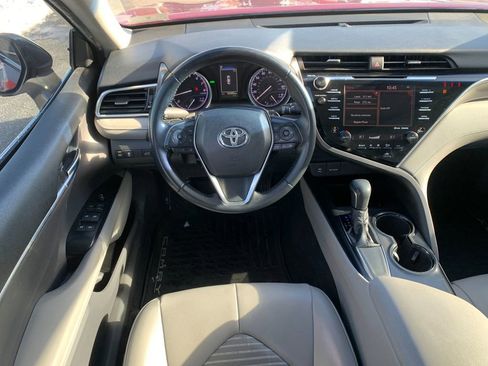 Used 2018 Toyota Camry SE image 18