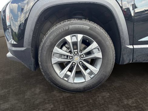 Used 2026 Chevrolet Equinox LT AWD/4WD image 9