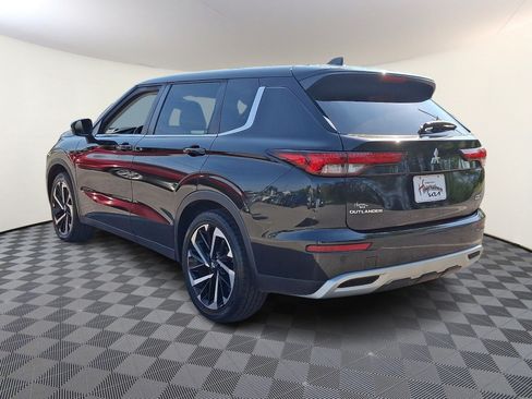 Used 2022 Mitsubishi Outlander SE FWD image 4