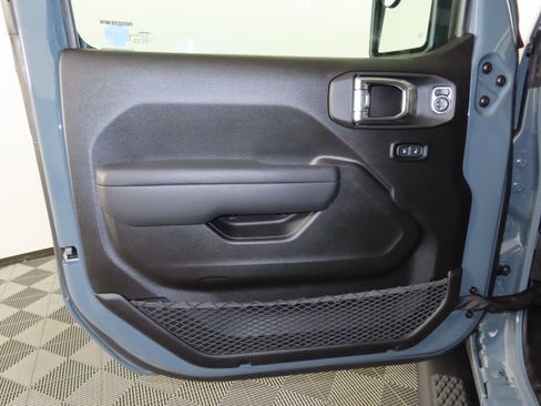 Used 2025 Jeep Gladiator Sport image 53