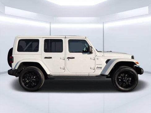 Used 2024 Jeep Wrangler Unlimited Sahara AWD/4WD image 2