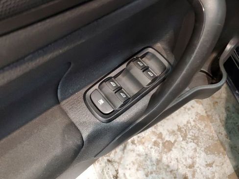 Used 2017 Ford Fiesta SE image 12