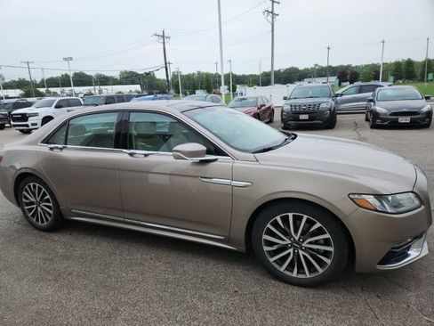Used 2020 Lincoln Continental AWD w/ Premium Package image 3