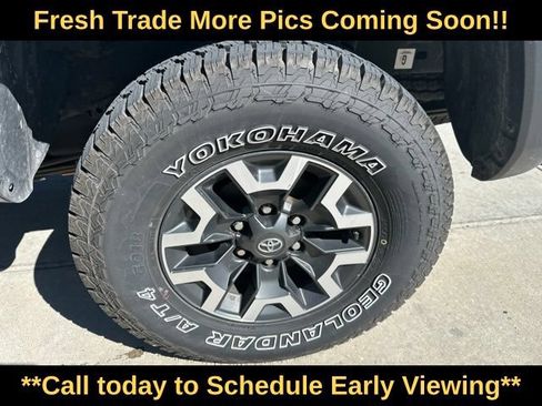 Used 2019 Toyota Tacoma TRD Off-Road w/ TRD Premium Off Road Package AWD/4WD image 4