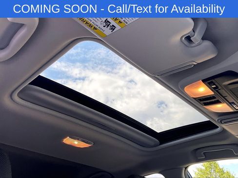 Used 2024 Subaru Crosstrek 2.0i Premium AWD/4WD image 22