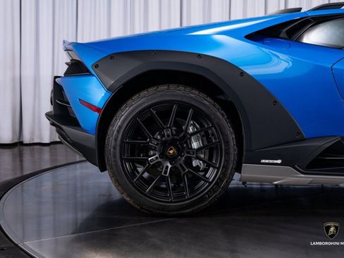 Used 2024 Lamborghini Huracan Sterrato image 27