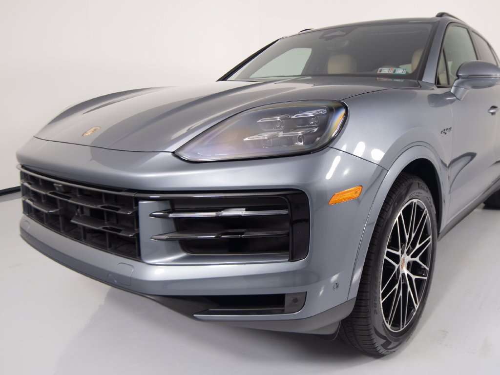 Certified 2026 Porsche Cayenne E-Hybrid AWD/4WD image 34