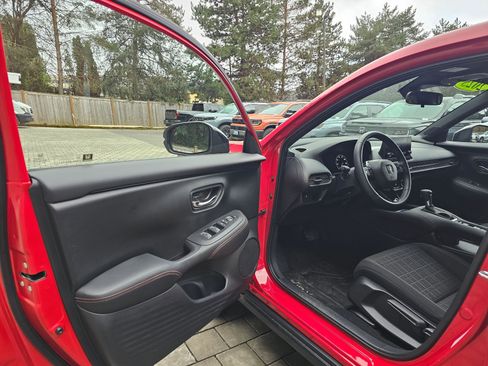 Certified 2025 Honda HR-V Sport image 20