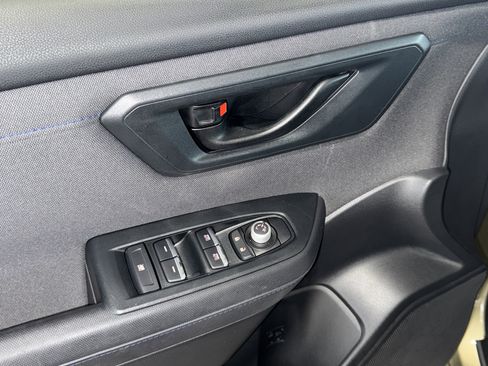 Used 2025 Subaru Forester Premium image 18