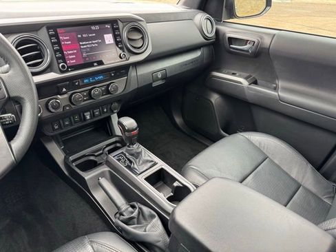 Certified 2022 Toyota Tacoma TRD Off-Road w/ TRD Premium Off Road Package image 21