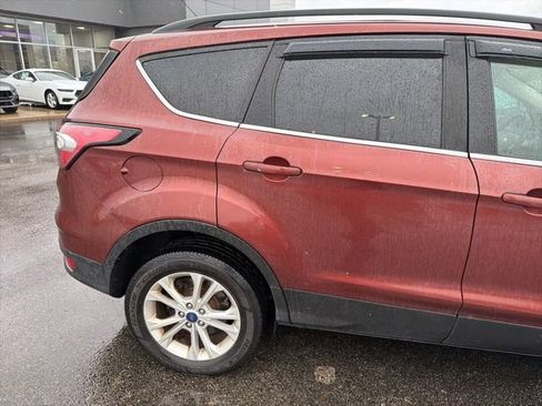 Used 2018 Ford Escape SE image 4