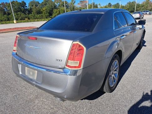 Used 2012 Chrysler 300 Limited image 7