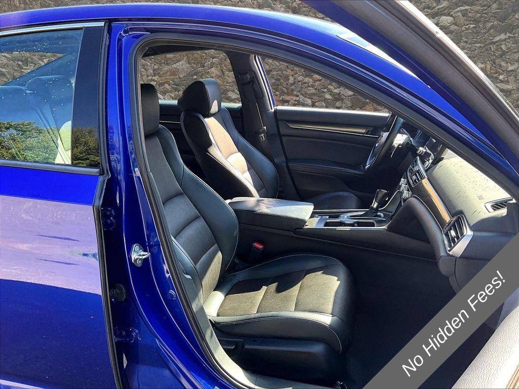 Used 2018 Honda Accord Sport image 6