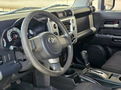 Used 2007 Toyota FJ Cruiser 2WD image 8