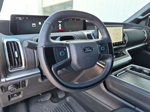 Used 2025 Ford Expedition Tremor AWD/4WD image 10
