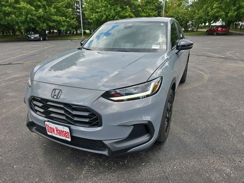 Used 2023 Honda HR-V Sport image 2