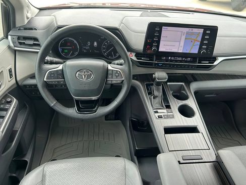 Certified 2023 Toyota Sienna Limited AWD/4WD image 19