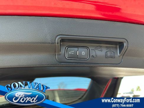 Used 2025 Ford Explorer ST image 9