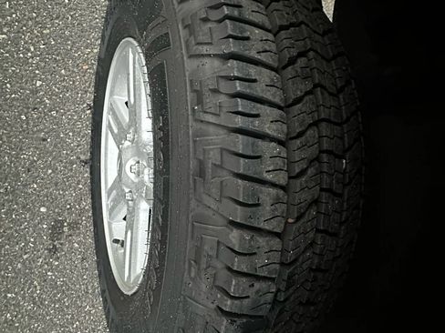 Used 2011 Ford Escape 4WD Hybrid image 24