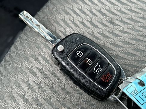 Used 2018 Hyundai Santa Fe Sport AWD/4WD image 31