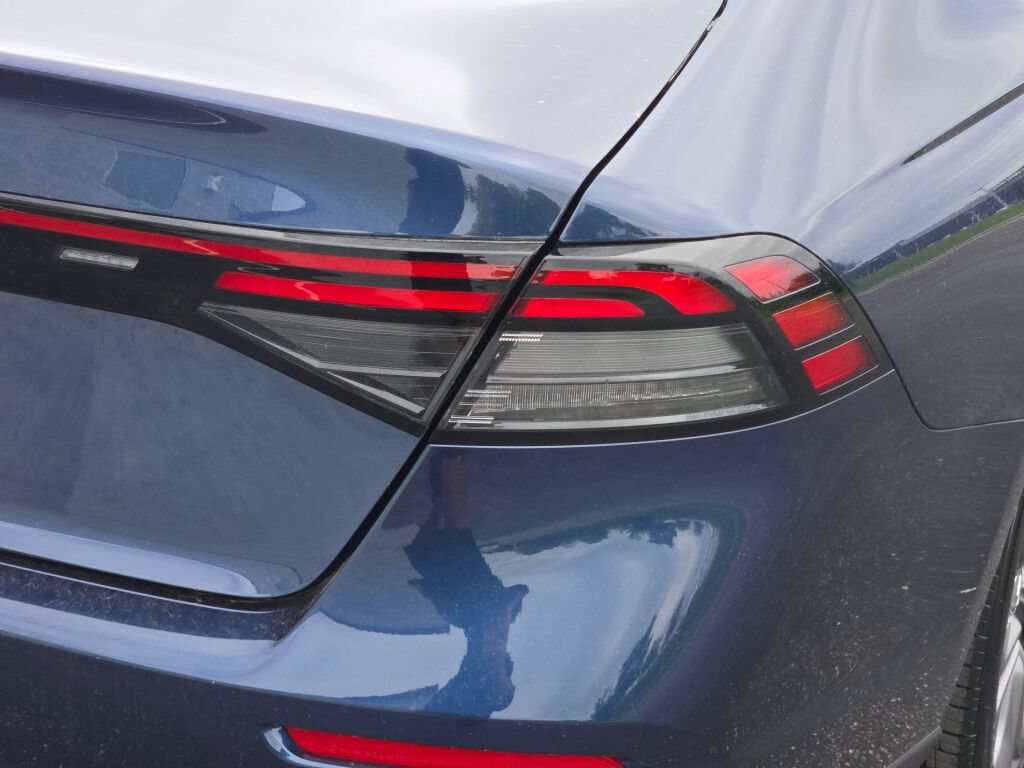 Used 2023 Honda Accord EX image 12