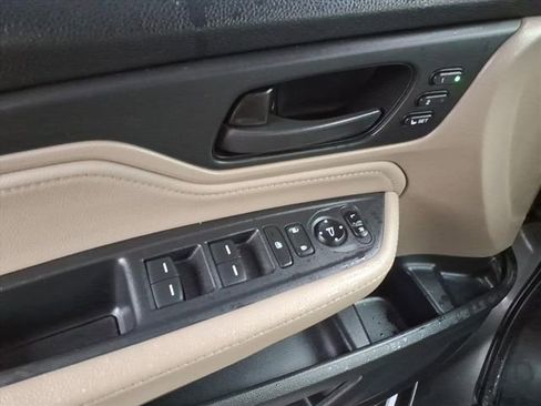 Used 2018 Honda Odyssey Touring image 20
