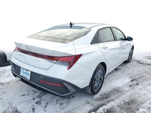 Used 2024 Hyundai Elantra SEL image 6