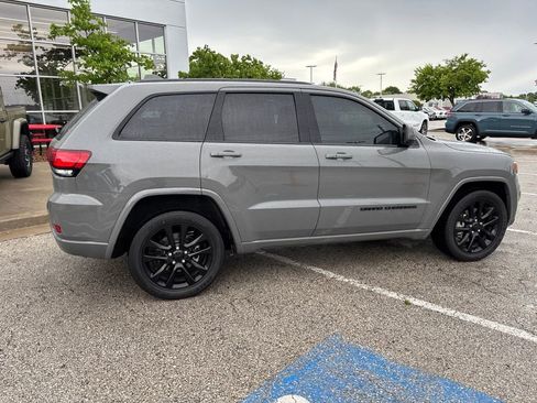 Used 2021 Jeep Grand Cherokee Laredo X AWD/4WD image 28