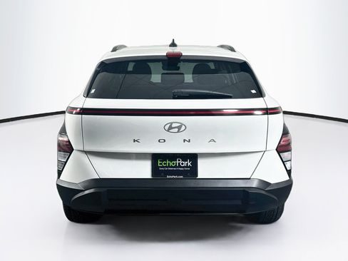 Used 2025 Hyundai Kona SEL FWD image 7