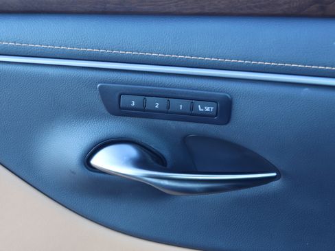 Used 2025 Lexus ES 350 350 image 13