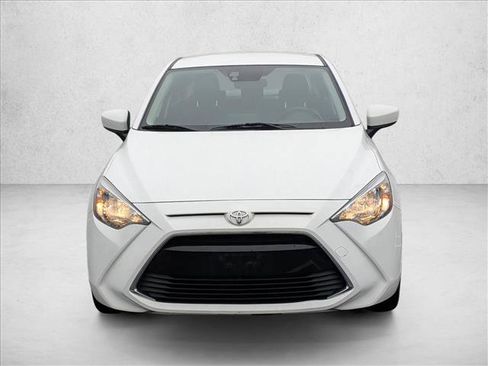 Certified 2018 Toyota Yaris iA image 2
