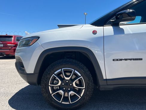 Certified 2024 Jeep Compass Trailhawk AWD/4WD image 10