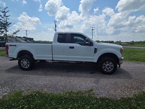 Used 2017 Ford F250 XL w/ Power Equipment Group AWD/4WD image 1