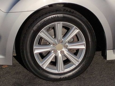 Used 2011 Subaru Legacy 2.5i Premium image 13