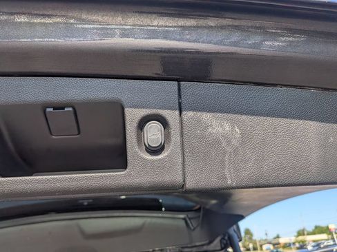 Used 2018 Chevrolet Tahoe LT AWD/4WD image 31