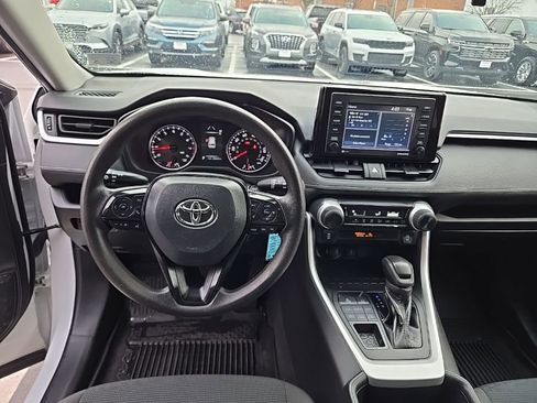 Used 2022 Toyota RAV4 LE image 14