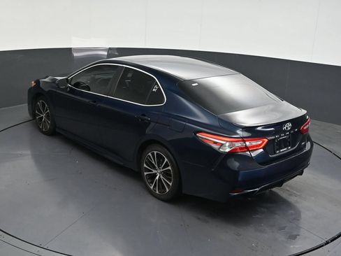 Used 2018 Toyota Camry SE w/ Moonroof Package FWD image 17