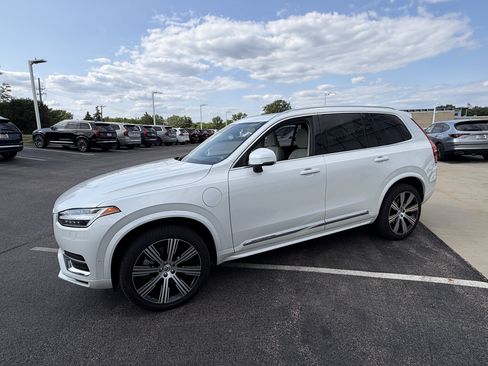 Used 2024 Volvo XC90 T8 Ultimate w/ Protection Package Premier AWD/4WD image 6