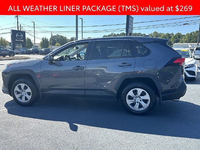 Used 2022 Toyota RAV4 LE FWD image 5
