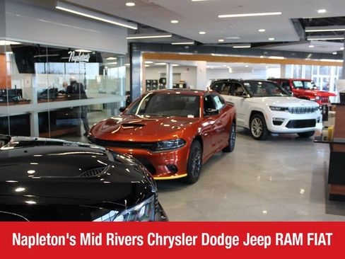 Used 2024 Chrysler Pacifica Limited FWD image 20