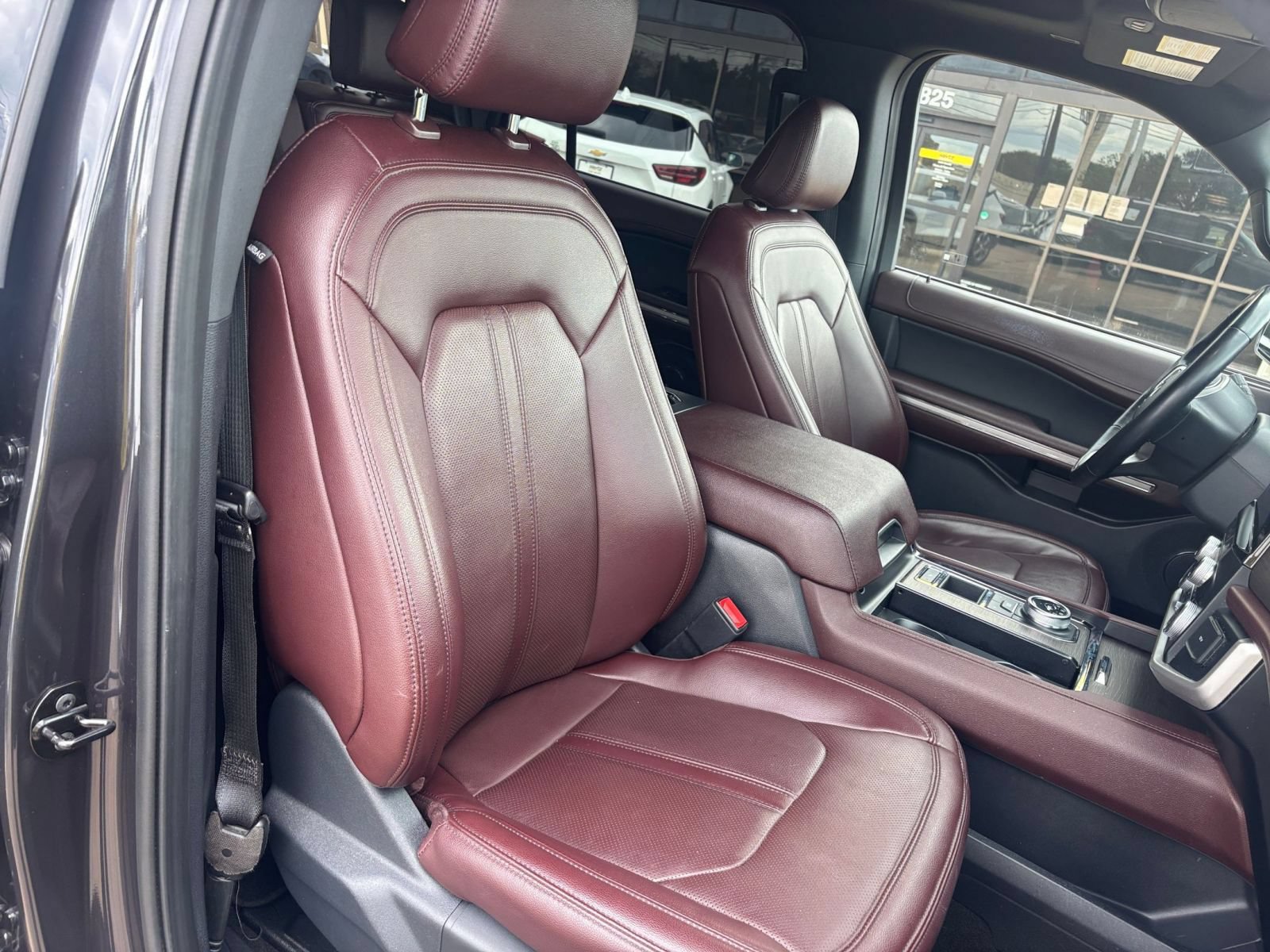 Used 2024 Ford Expedition Limited RWD image 40