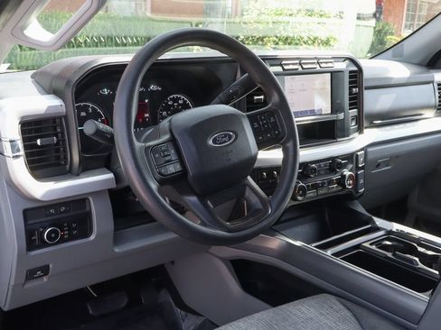 Used 2024 Ford F350 XLT AWD/4WD image 19