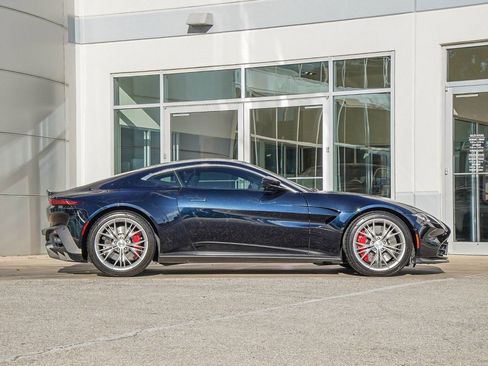Used 2022 Aston Martin V8 Vantage Coupe image 9