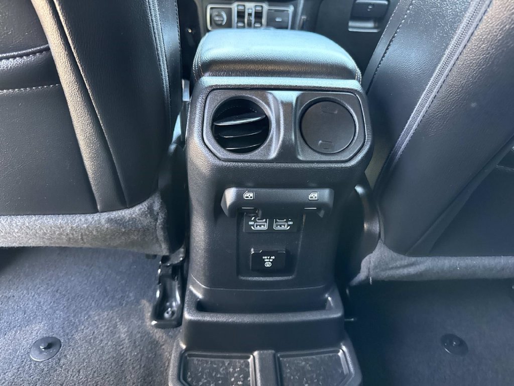 Used 2021 Jeep Wrangler Unlimited Sahara AWD/4WD image 22
